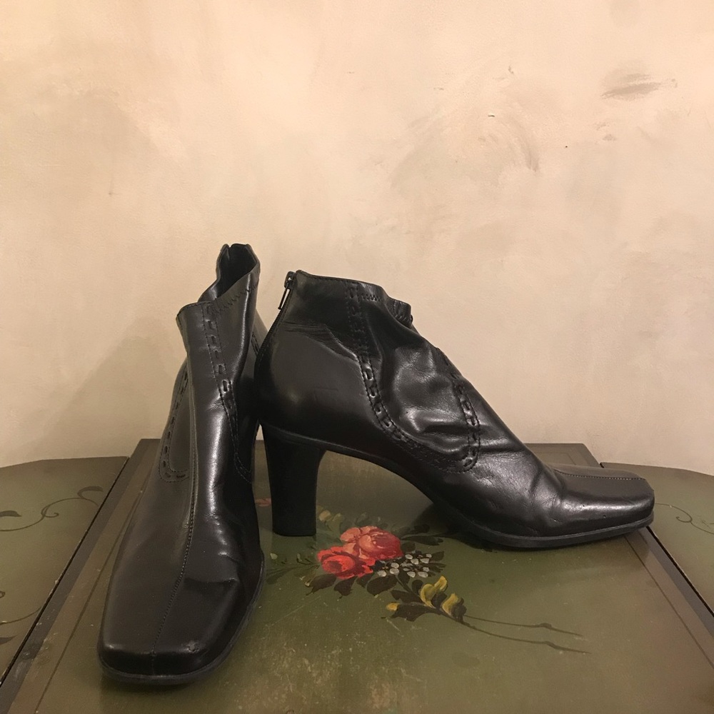 Franco Sarto Square-Toe Leather Heeled Boots